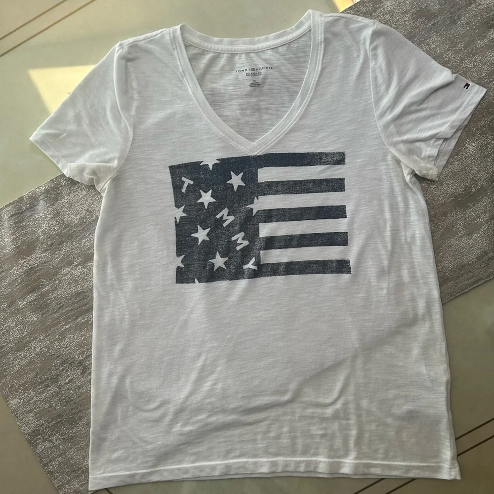 Tommy Hilfiger Women’s Tshirt - Picture 7 of 16